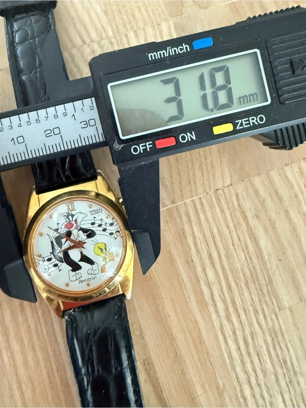 vintage Armitron Warner bros looney tunes musical watch NEW BATTERY